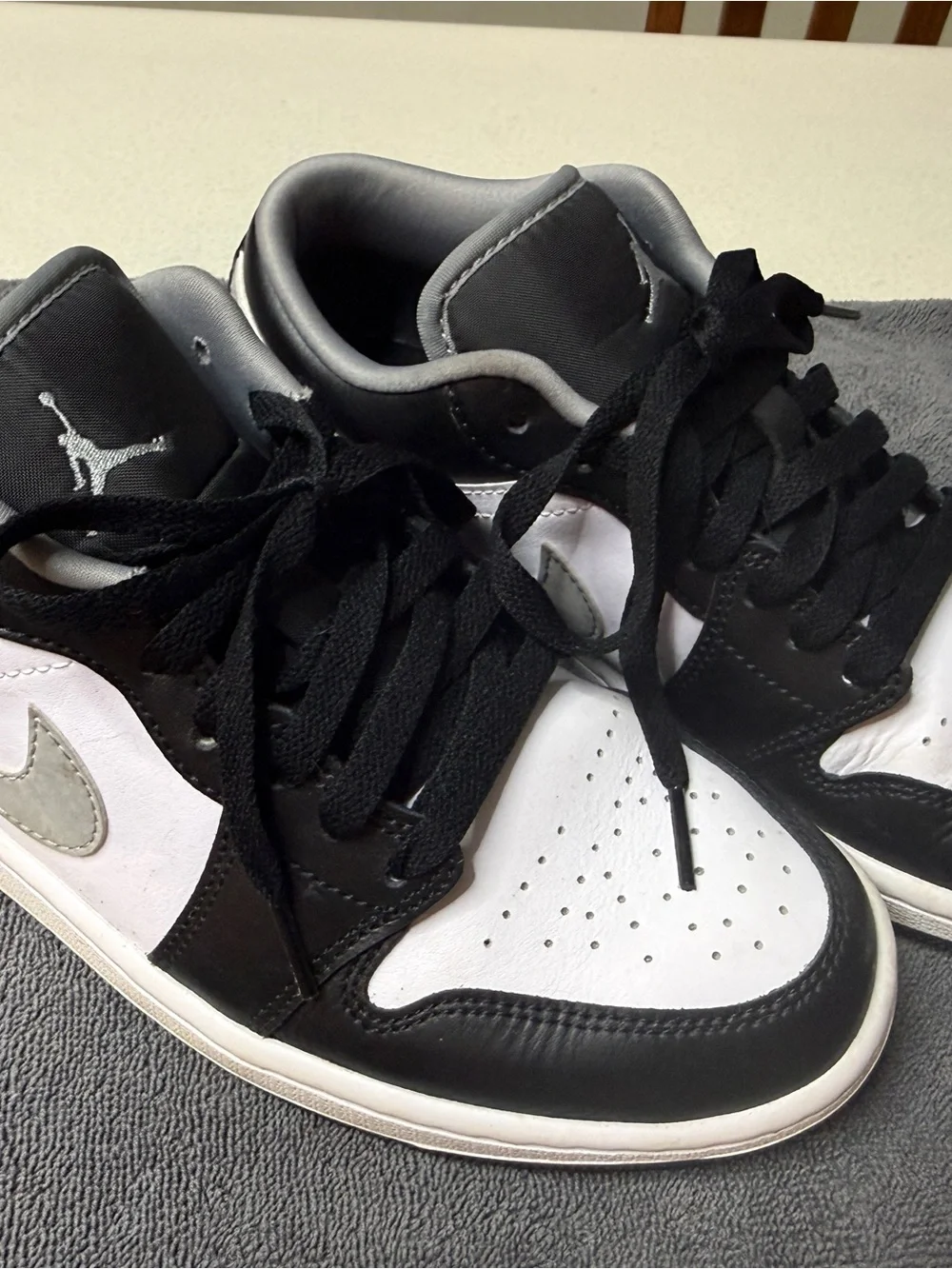 Jordan Low-Top Sneakers in Black, White, Gray